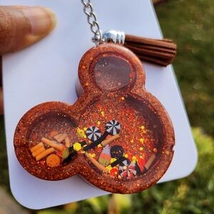 Fall themed shaker keychain